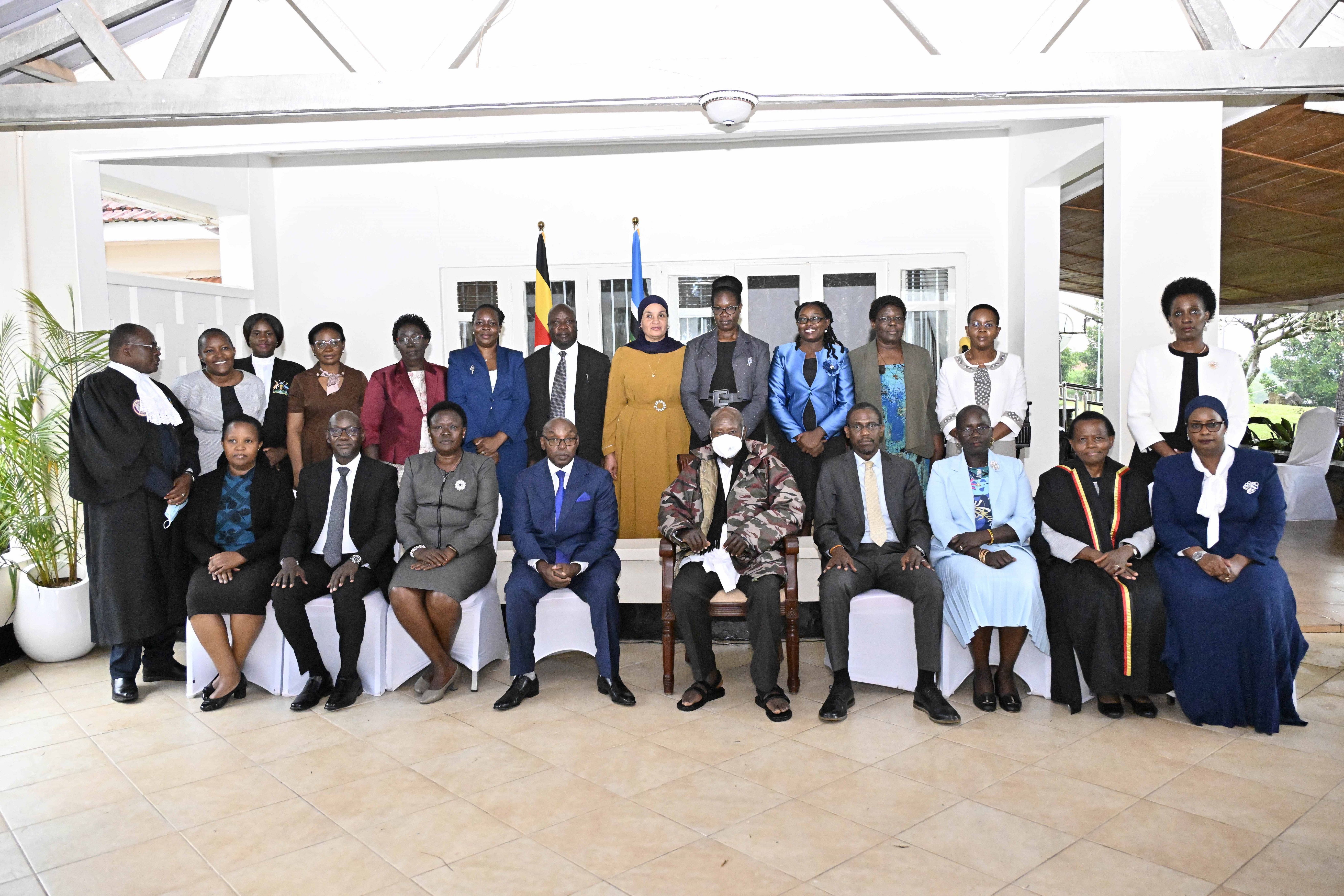 H.E. YOWERI KAGUTA MUSEVENI SWEARS IN NEW PRINCIPAL JUDGE, DPP, IGG AND DEPUTIES, CALLS FOR PEOPLE-CENTERED JUSTICE 