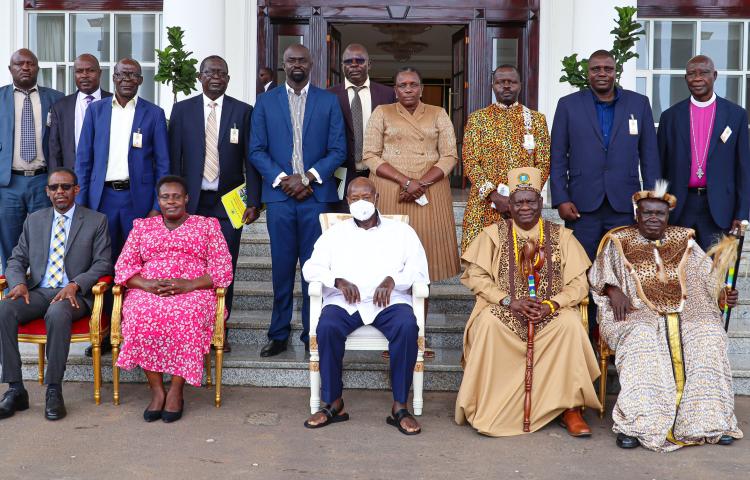 Group photo of H.E. the President, H.E. the Vice President and the Kings
